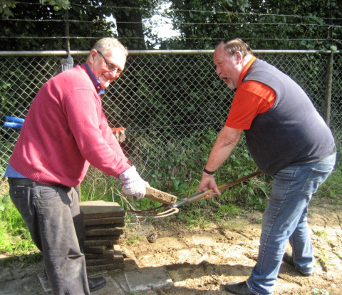 2011 09 16 verwijderen tegels